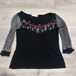 Evalinka black lace embroidered floral long sleeve round neck blouse, Size S